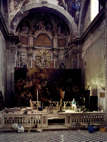 Thomas Struth Giulia Zorzetti nella Chiesa di Donna Romita, con un dipinto di Francesco di Mura, Napoli