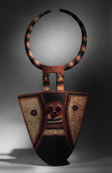 Maschera di danza "Bedu" dei Nafanan, dei Kulango, regione Bondouko, Ghana, altezza 202 cm, Collezione Franco Monti, stima € 40.000 - 50.000