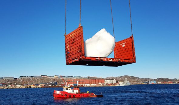 Il ghiaccio di Eliasson estratto in Groenlandia
