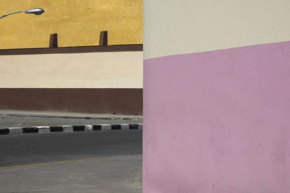 Franco Fontana, Havana, 2017; Stampa Colour Fine Art Giclée, Hahnemuhle Baryta FB 350 gsm su Dibond. 200x136 cm Copyright Franco Fontana. Courtesy Franco Fontana Studio