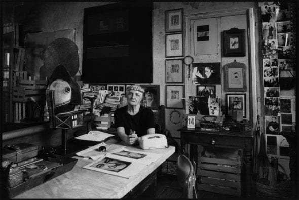 Carol Rama nella sua casa studio (foto Pino Dell'Aquila)