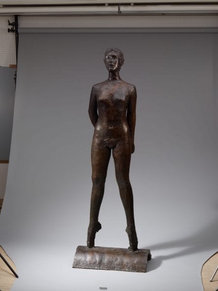 Giacomo Manzù Lili, cica 1956/1957 Bronzo, h 200 cm Stima: € 80.000 – 120.000,-