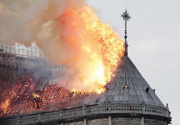 L'incendio a Notre Dame 