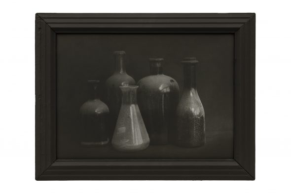 OSCURITÀ SILENTE, 2017 SILENT DARKNESS (cm 28.5 x 39), [cm 35.8 x 46.3] * STAMPA ALCHEMICA AI SALI D’ARGENTO APPLICATA SU CARTONCINO, IN CORNICE ALCHEMICAL PRINT MOUNTED ON CARDBOARD, FRAMED Foto ©Luca Laureati