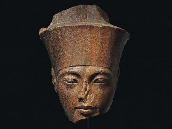 Statuetta di Tutankhamon, quarzite marrone