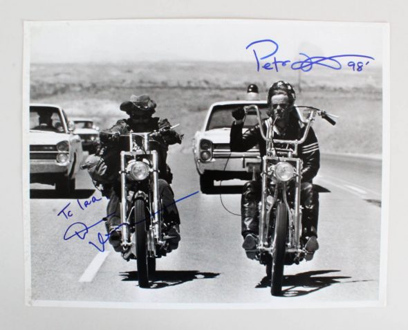 Gli autografi di Peter Fonda e Dennis Hopper su una foto di Easy Rider