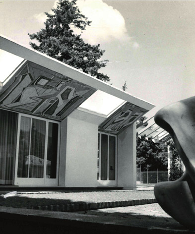 Casa Bini, Monteolimpino (Como), 1952-53 Progetto di Ico Parisi con Gian Paolo Allevi. Mosaici di Mario Radice, scultura di Francesco Somaini