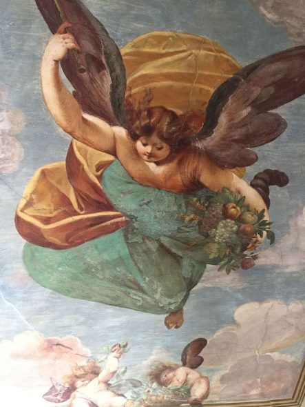 Dettaglio affresco soffitto Alcova, rappresentazione della Fama