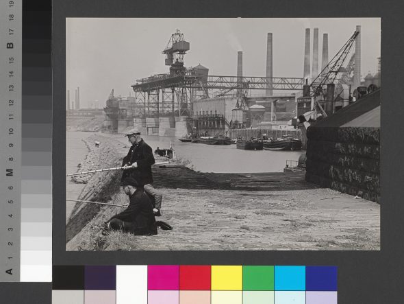 FotoIndustria 2019 Albert Renger-Patzsch, Fonderia di rame lungo il Reno a Duisburg, 1929