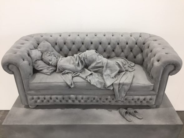 Il sofà di poliammide di Hans Op de Beeck allo stand Bagnai, ArtVerona 2019
