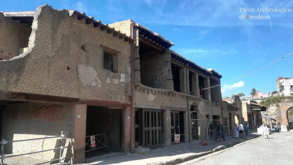 La facciata della Casa del Bicentenario, a Ercolano