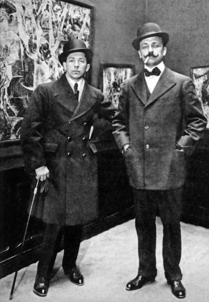 Umberto Boccioni e Filippo Tommaso Marinetti alla galleria Bernheim-Jeune per la mostra futurista del 1912
