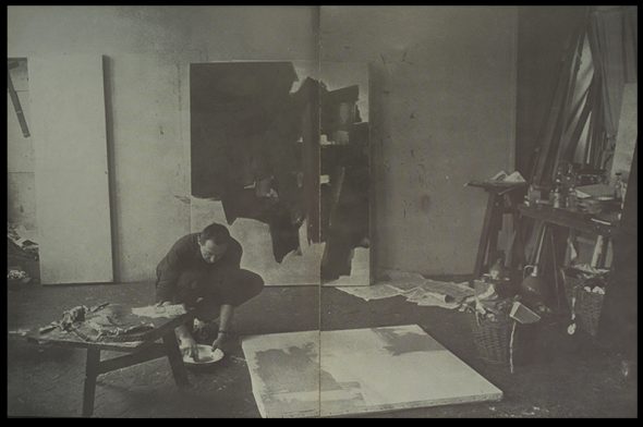 Pierre Soulages nel suo atelier