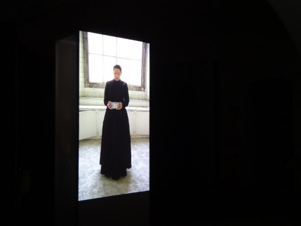 Marina Abramovich, The Kitchen. Homage to Saint Therese, 2009, video-installazione