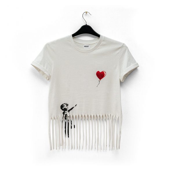 maglietta rappresentante la bambina con il palloncino di Banksy