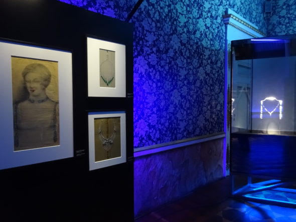 Time, Nature, Love, collezione Van Cleef & Arpels, Palazzo Reale, veduta dell'installazione, 2019