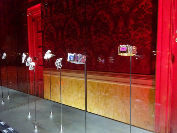 Time, Nature, Love, collezione Van Cleef & Arpels, Palazzo Reale, veduta dell'installazione, 2019