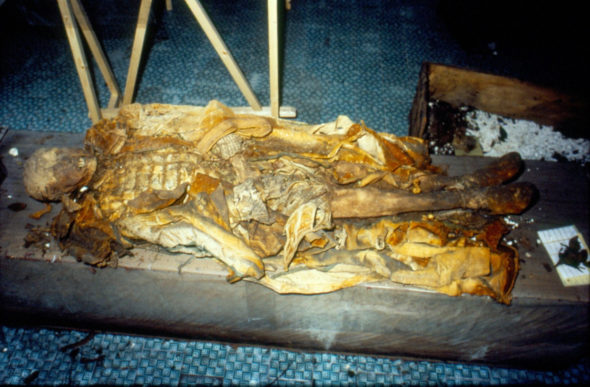 La mummia di Ferrante II d’Aragona. Fonte: https://percevalasnotizie.wordpress.com/2019/11/11/mummiaferranteii/