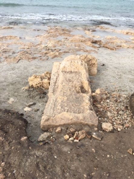 Tempesta scoperchia antica tomba a Porto Cesareo