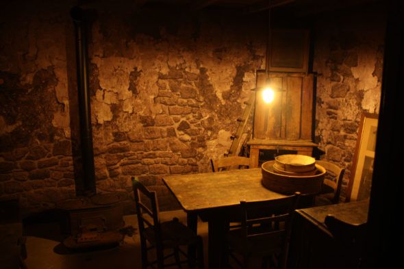 riproduzione di una stanza negli appennini a fine '800, MES, 2019, Piacenza