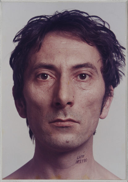 Giovanni Anselmo, Lato destro, 1970, fotografia a colori, 32 x 22.5 cm Edizioni Multipli - Torino, 50 ex.
