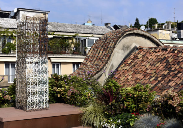 Flavio Favelli, Traliccio Tunisi, 2019, Assemblage of iron grill, 230×60×60 cm, Courtesy Galleria Francesca Minini.