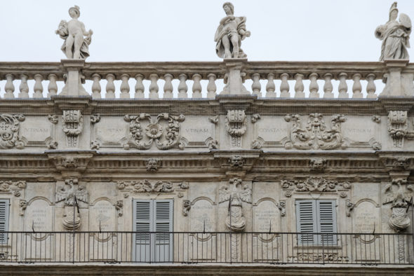 Palazzo Maffei (dettaglio della facciata), Verona